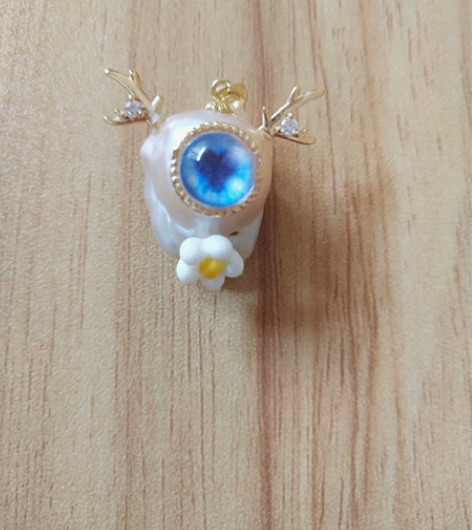 巴洛克珍珠阿飘标价出 瑕疵如图有一个小黑点...