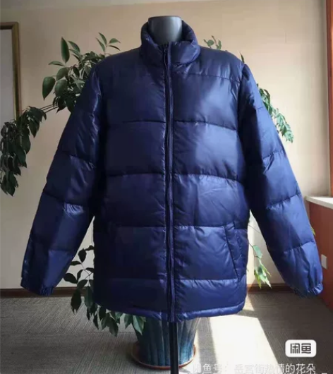 清仓！！！！全新深蓝色羽绒服，C##amp...