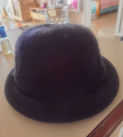 毛绒礼帽 显脸小 头围54cm 需要细节图...