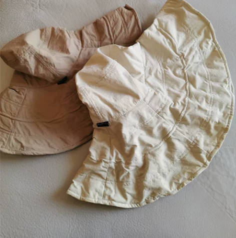 超大帽檐防晒帽，挡风，有系绳子。一只12块...