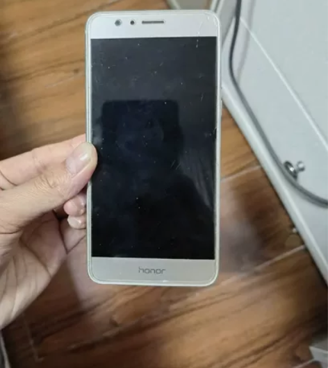 #荣耀 8 如图伊拉克战损风格状态，荣耀8...