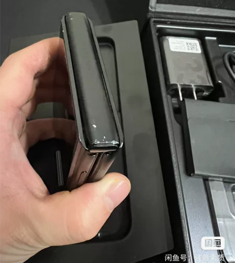 摩托罗拉moto razr 2022 无缝...