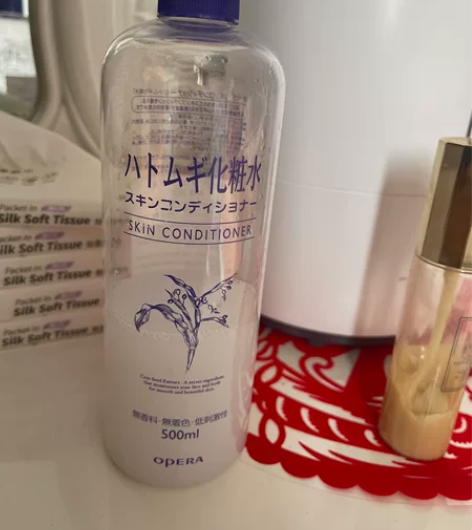娥佩兰薏仁化妆水,付邮费送!之前在胖东来买...