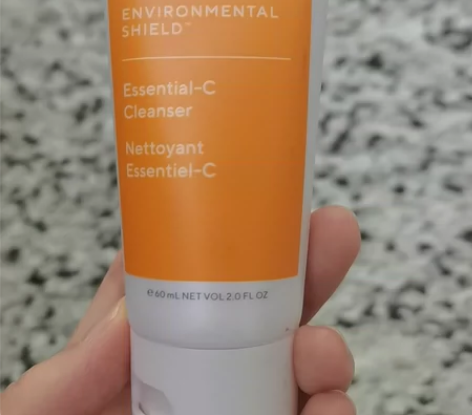 慕拉得维他命C洁面60ml 目前还有6个，...