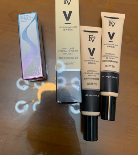 一支未开封西两支开了没乍用的粉底，自然色，...