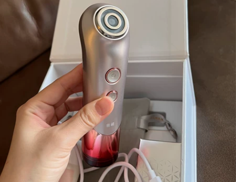 雅萌，全新的美容仪，因为怀二胎啦，所以才入...
