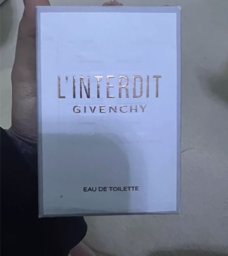 纪梵希香水 过生日朋友送的正品保障养了猫不...