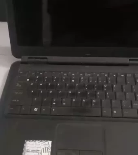 华硕笔记本电脑，十分耐用，老品牌，除了老没...