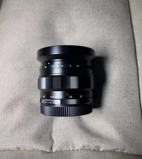 福伦达35/1.4 E口索尼微单相机镜头。...