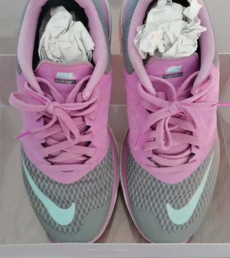 耐克nike女式超轻跑鞋运动鞋。自穿保真。...