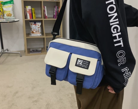 日系斜挎包男士潮牌休闲简约个性单肩包港风i...