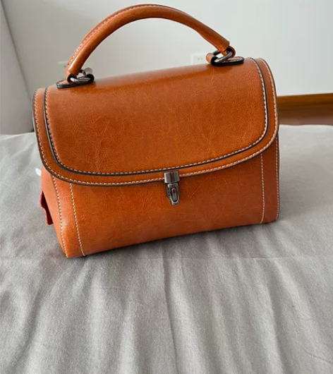 女士包，全新手提包 感兴趣的话点“我想要”...