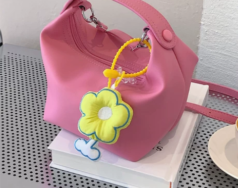 粉色洋气可爱少女百搭包包女2022新款上班...