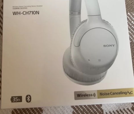 全新原装未拆索尼头戴蓝牙耳机 感兴趣的话点...