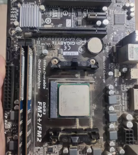 技嘉GA-F2A88XM-DS2主板带原始...