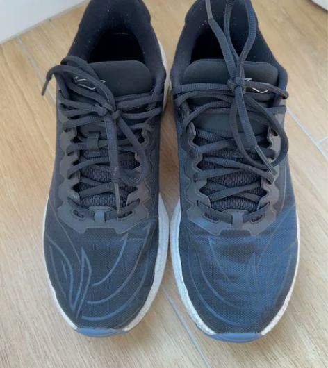 二手 李宁 超轻跑鞋 43码 感兴趣的话点...