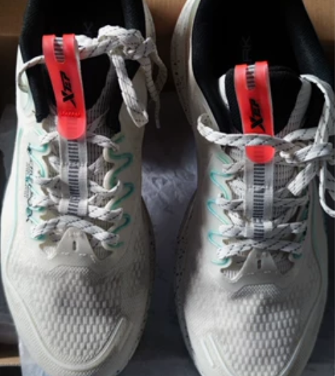 特步9代气旋鞋，已消毒处理，微瑕疵，41码...