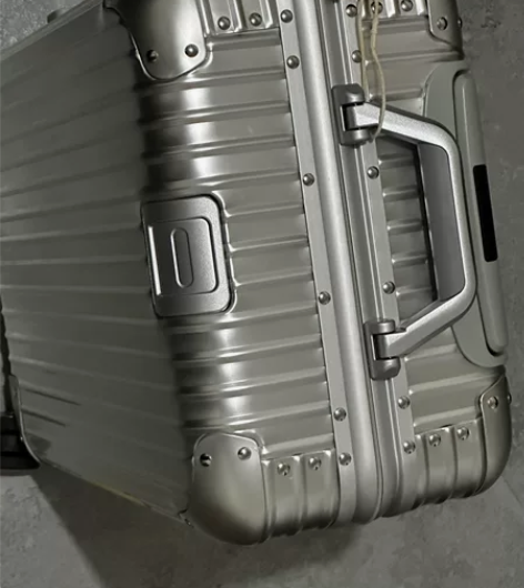 网易严选全铝镁合金箱子 新的没用过  包邮...