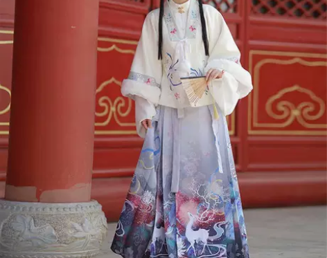 新品，吊牌还在，试穿过 感兴趣的话点“我想...