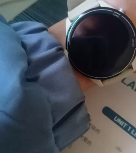 小米color运动版手表9成新，带了一段时...