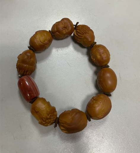 橄榄核雕刻，灌篮高手人偶头像，尺寸1.6*...