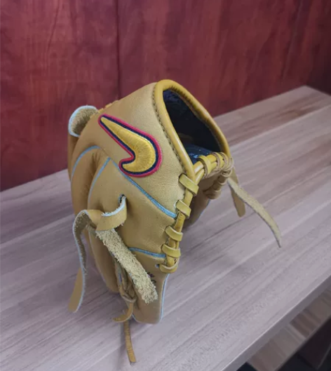Nike棒球手套 青少年款 尺寸：10.5...