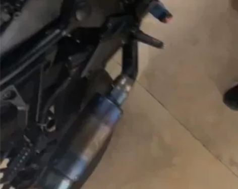 自骑改装复古大玩具双缸350CC 发动机暴...