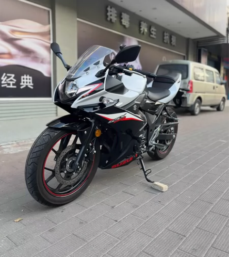 出一台21年上牌铃木GSX250，目前才行...
