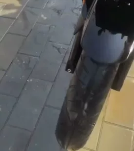 21年铃木GSX250黑武士，美女车主，实...