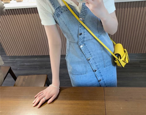 珍珍家牛仔背带裙女夏季法式设计感裙子气质牛...