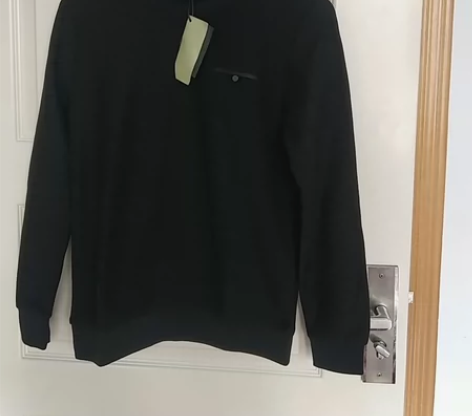 男装拉挡口撤店,现低价出售男式卫衣,规格有...