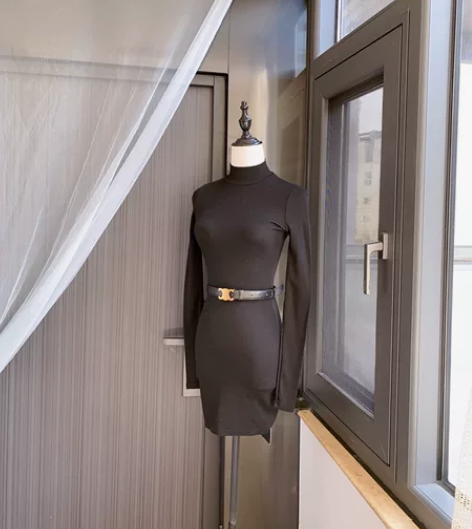 一整个辣住了！/95%纯棉半高领性感包臀裙...