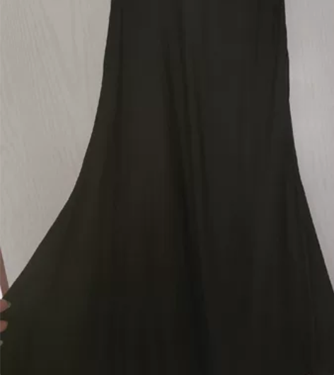 黑色缎面高腰半身鱼尾裙,有喜欢的仙女与我联...