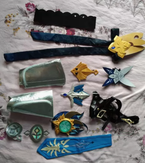 标价出衣服＋假发+鞋，衣服s码三町目家 假...