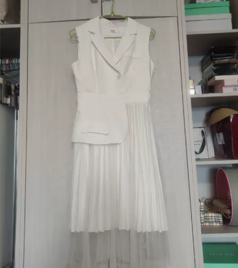 女士不规则西装长裙,尺码L,裙长110cm...