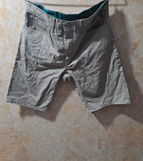 李威斯男士175/86B短裤九成新正品 感...