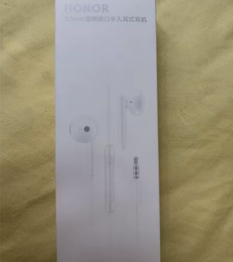 荣耀耳机 感兴趣的话点“我想要”和我私聊吧~