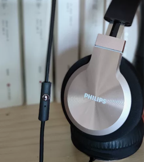 年底赔钱清仓!千元级别超重低音飞利浦耳机头...