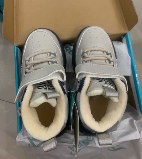 马克吐温儿童品牌鞋,28码。全新,加绒,就...