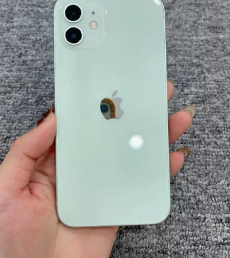 苹果12，绿色没磕碰没划痕，小姐姐自己用的...