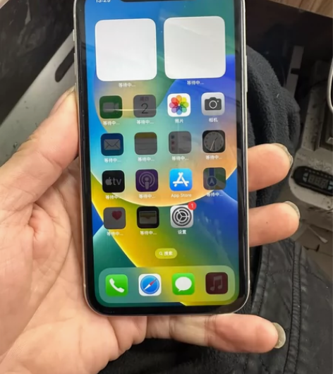 苹果11国行256g白色，电池容量80，全...