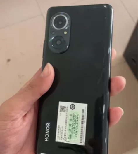 荣耀50se 8+128内存 售后保修到1...