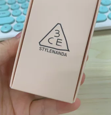 3ce粉底，冷瓷白01色号，全新，旗舰店送...