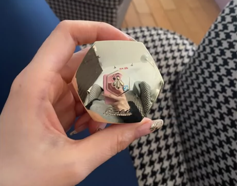 娇兰眼霜少于1/3，可作为试用装，瓶身完整...