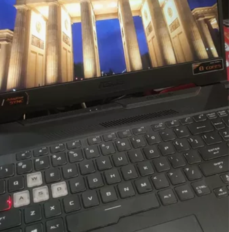 自己配了一台式做设计工作 所以出笔记本  ...