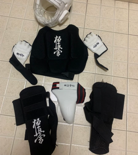 空手道护具一套 ,不单卖 ,用了1年多,8...