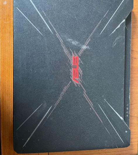 华硕飞行堡垒6火陨版,i5-8300h 背...