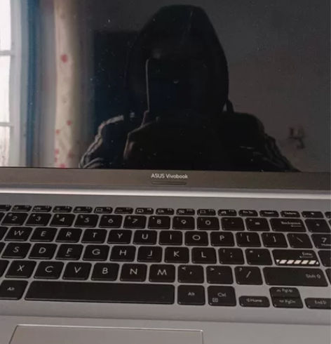 华硕无畏15锐龙版刚买一年在保,有意者联系...