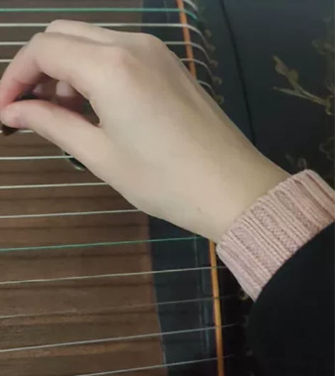 金凤品牌古筝，自带一体琴架携带收纳方便，音...
