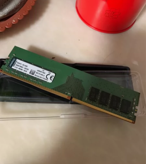 金士顿DDR4 8G内存，完美无任何问题。...